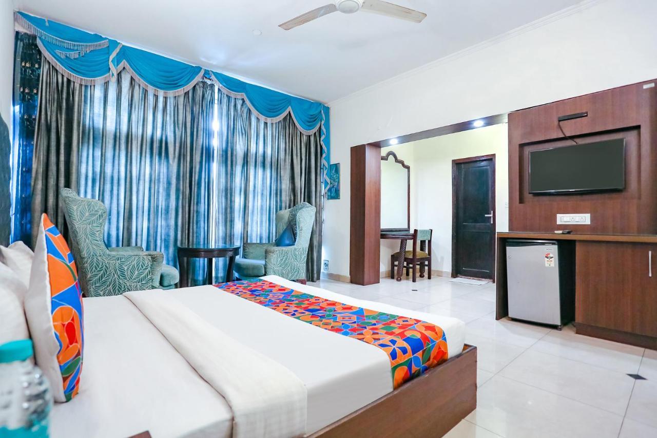 Fabexpress Lloyd House Hotel New Delhi Bagian luar foto