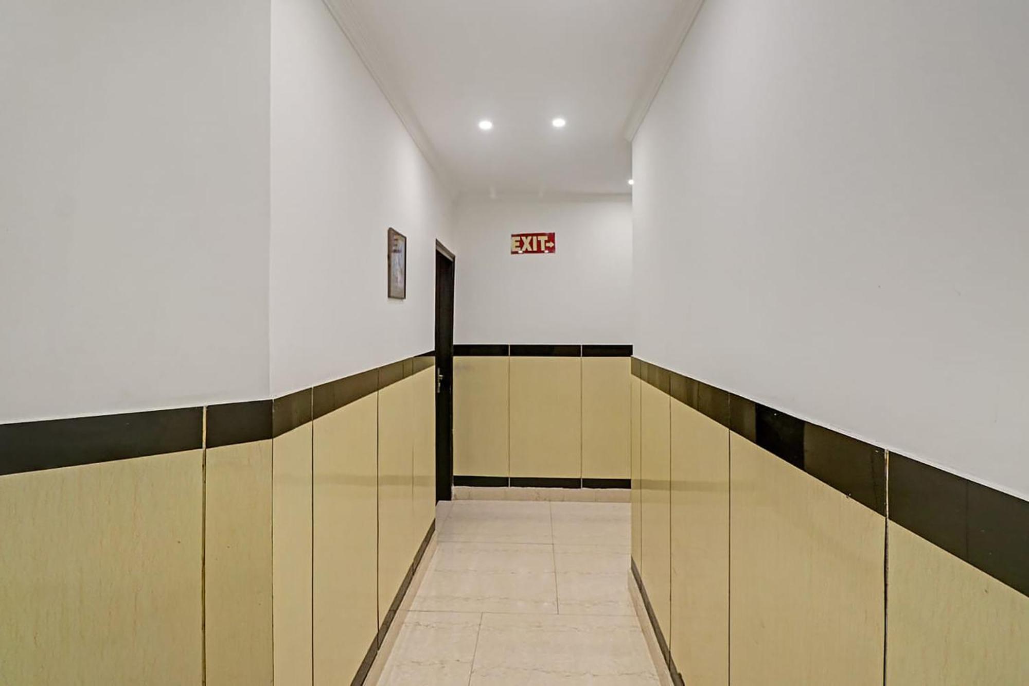 Fabexpress Lloyd House Hotel New Delhi Bagian luar foto