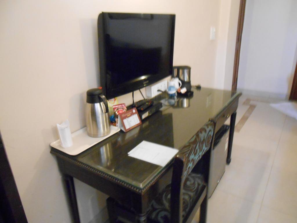 Fabexpress Lloyd House Hotel New Delhi Bagian luar foto