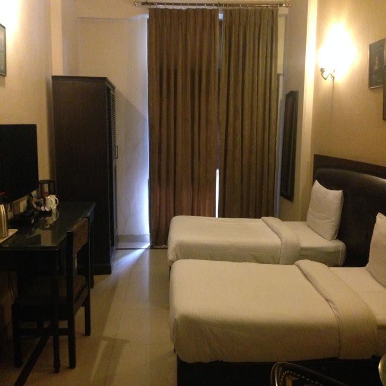 Fabexpress Lloyd House Hotel New Delhi Bagian luar foto