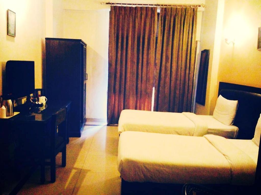 Fabexpress Lloyd House Hotel New Delhi Bagian luar foto
